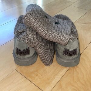 UGG Women’s Classic Cardy Knit Boot Grey